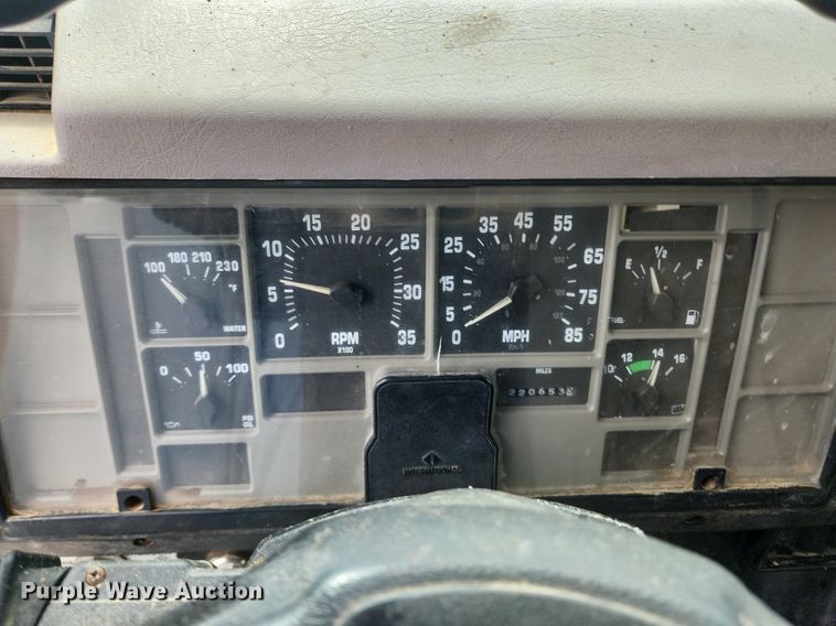 image for item OK9582 1999 International 4700  dump truck