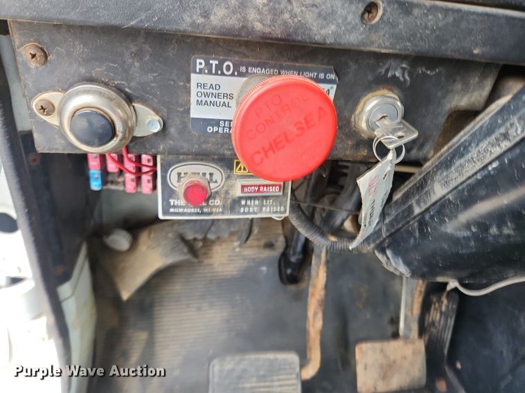 image for item OK9582 1999 International 4700  dump truck