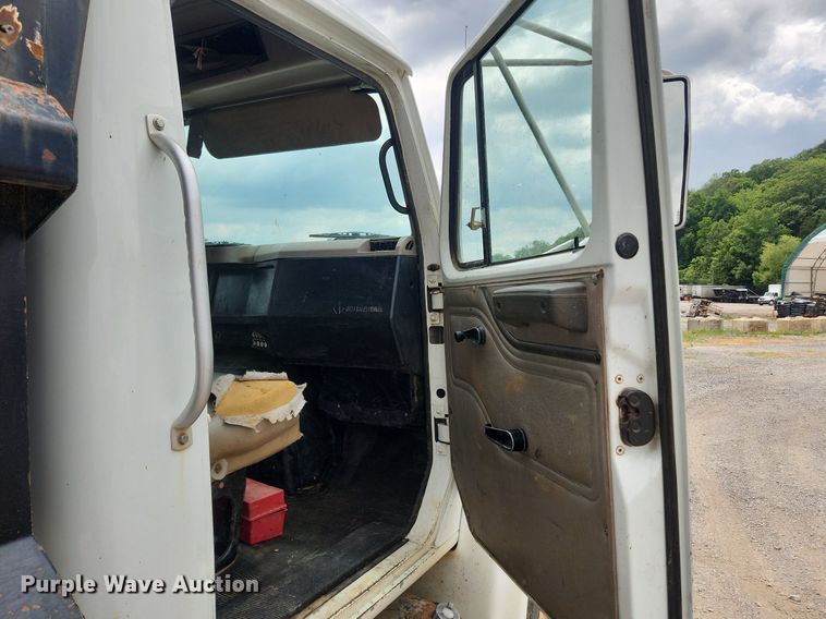 image for item OK9582 1999 International 4700  dump truck