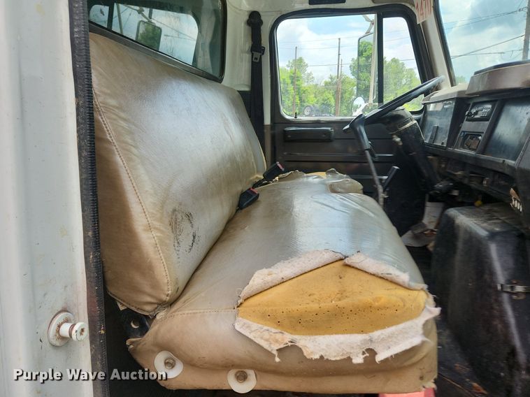 image for item OK9582 1999 International 4700  dump truck