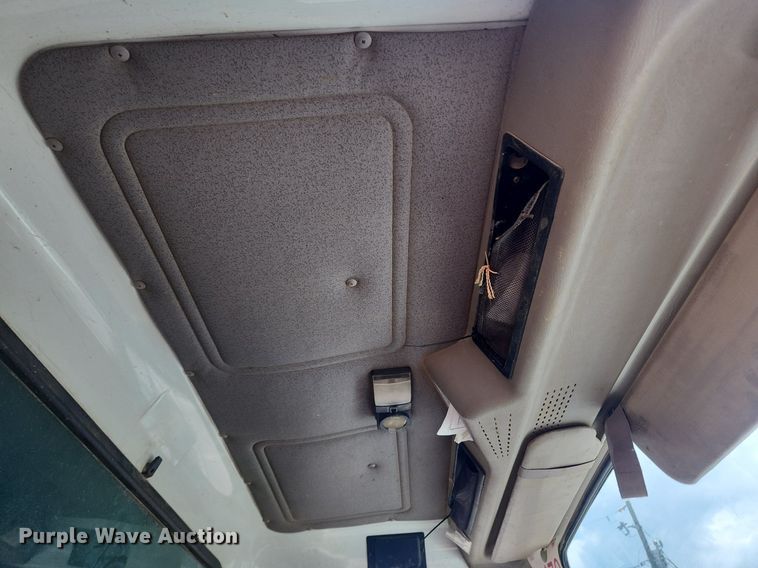 image for item OK9582 1999 International 4700  dump truck