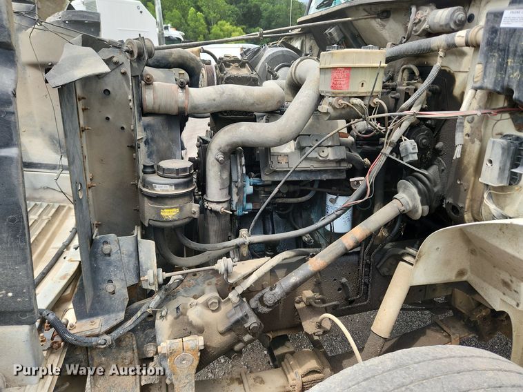 image for item OK9582 1999 International 4700  dump truck