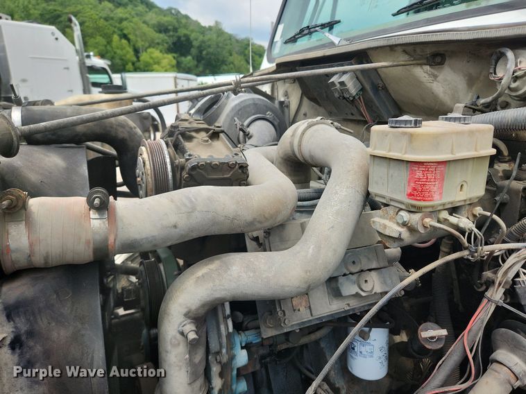 image for item OK9582 1999 International 4700  dump truck