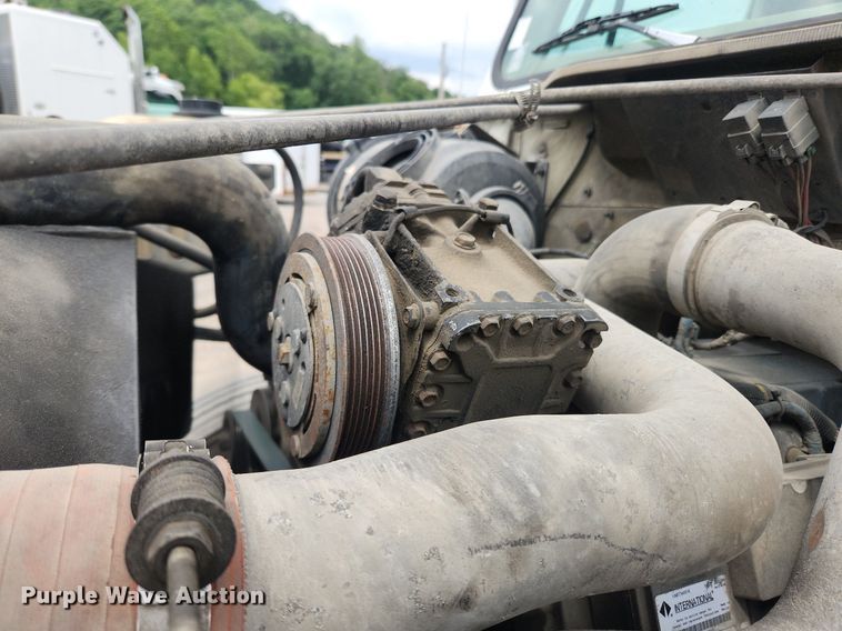 image for item OK9582 1999 International 4700  dump truck