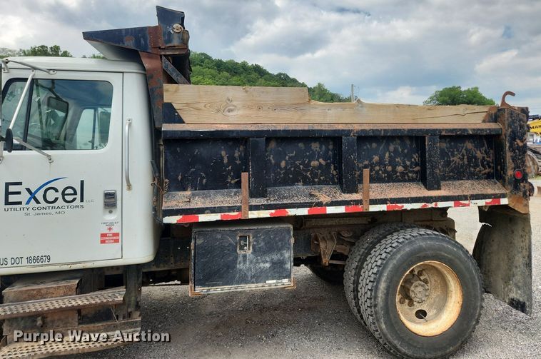 image for item OK9582 1999 International 4700  dump truck