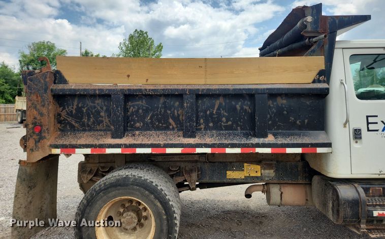 image for item OK9582 1999 International 4700  dump truck