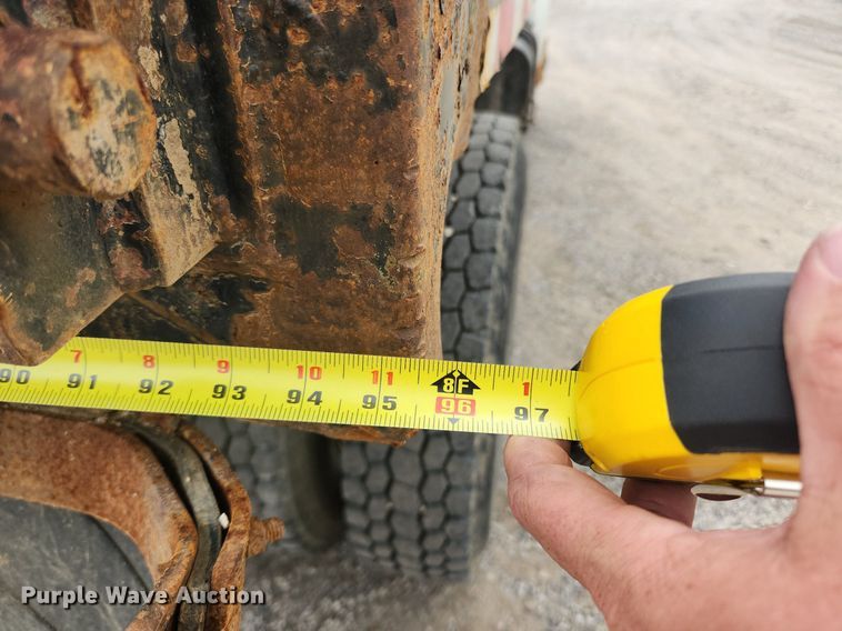 image for item OK9582 1999 International 4700  dump truck