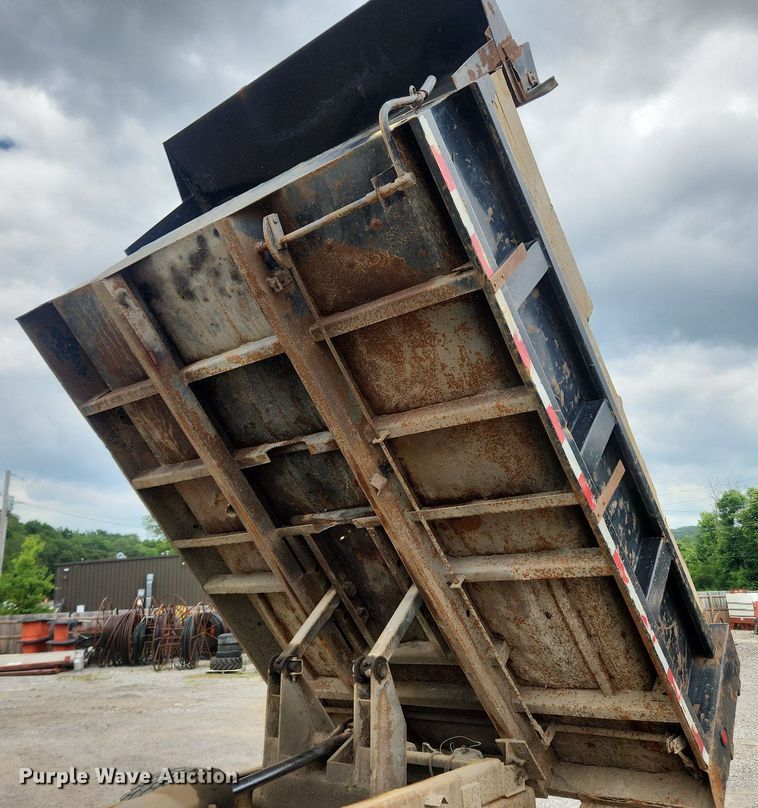 image for item OK9582 1999 International 4700  dump truck