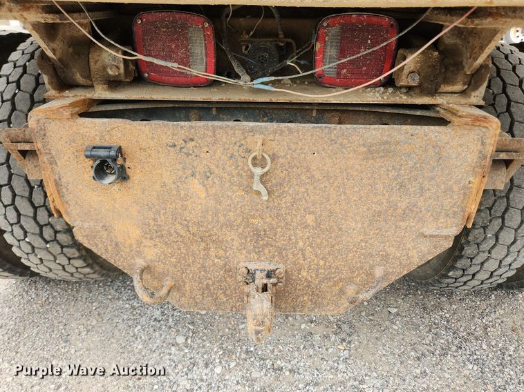 image for item OK9582 1999 International 4700  dump truck