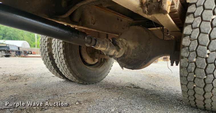 image for item OK9582 1999 International 4700  dump truck