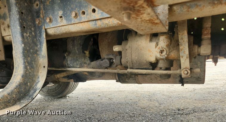 image for item OK9582 1999 International 4700  dump truck