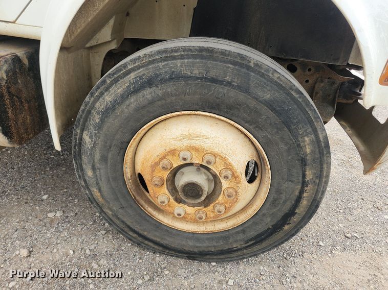 image for item OK9582 1999 International 4700  dump truck