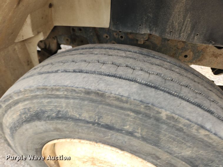 image for item OK9582 1999 International 4700  dump truck