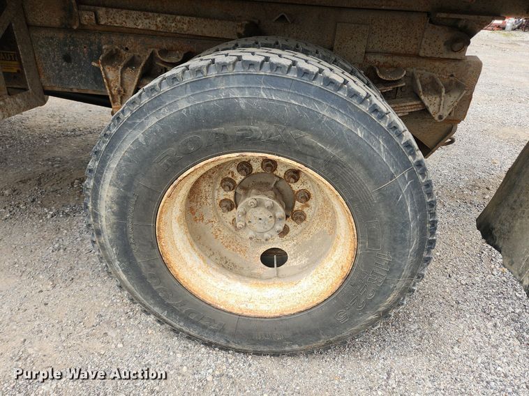 image for item OK9582 1999 International 4700  dump truck