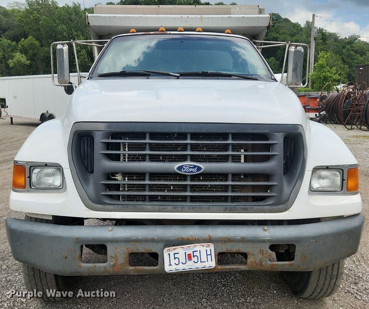 image for item OK9583 2003 Ford F650 Super Duty XL  dump truck