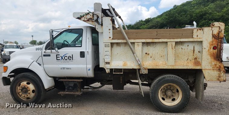image for item OK9583 2003 Ford F650 Super Duty XL  dump truck
