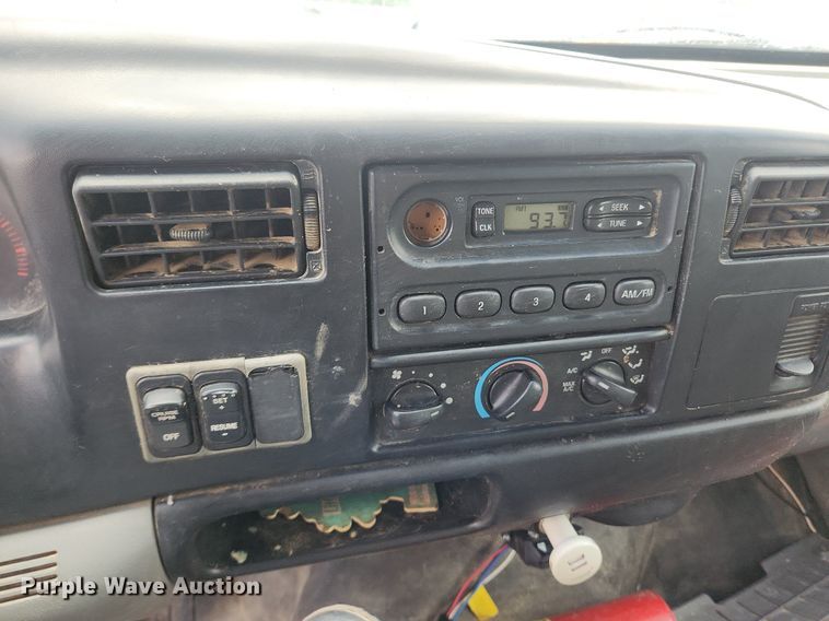 image for item OK9583 2003 Ford F650 Super Duty XL  dump truck