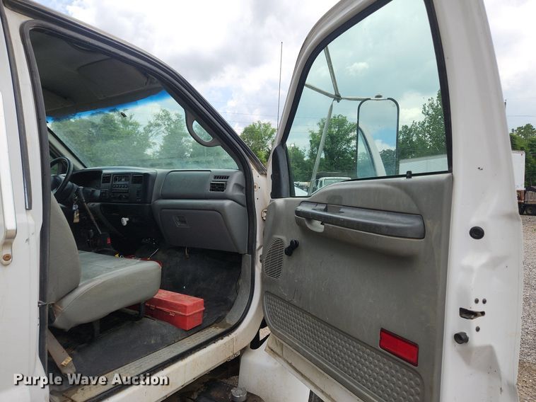 image for item OK9583 2003 Ford F650 Super Duty XL  dump truck