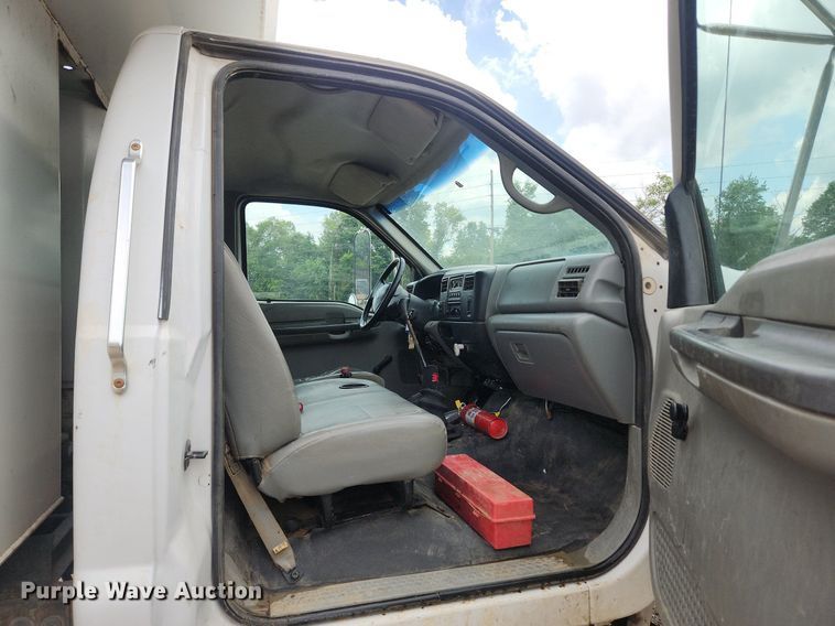 image for item OK9583 2003 Ford F650 Super Duty XL  dump truck