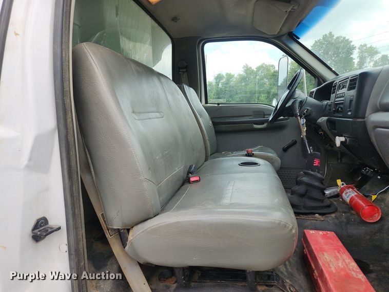 image for item OK9583 2003 Ford F650 Super Duty XL  dump truck