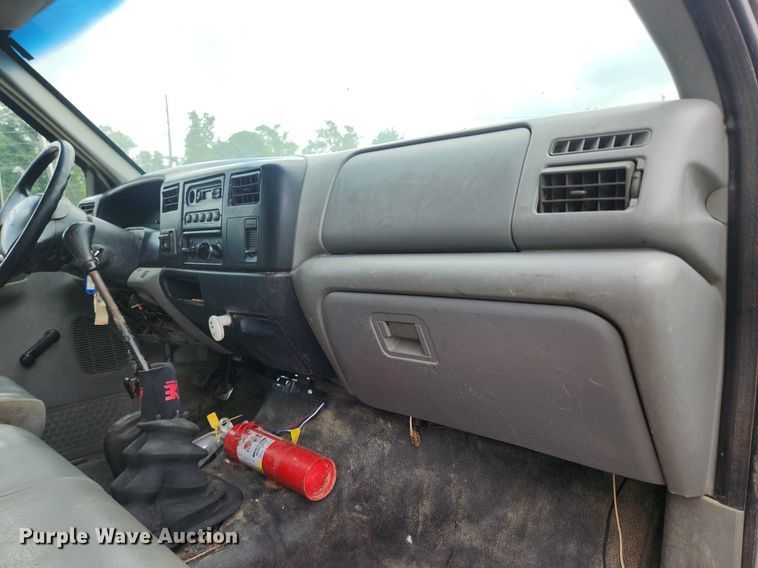 image for item OK9583 2003 Ford F650 Super Duty XL  dump truck