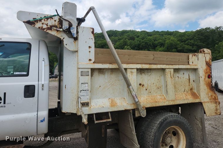 image for item OK9583 2003 Ford F650 Super Duty XL  dump truck