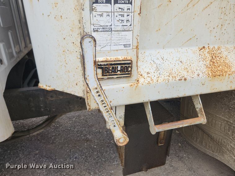 image for item OK9583 2003 Ford F650 Super Duty XL  dump truck