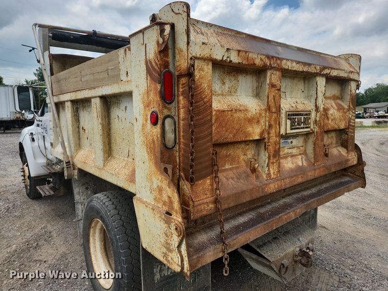 image for item OK9583 2003 Ford F650 Super Duty XL  dump truck