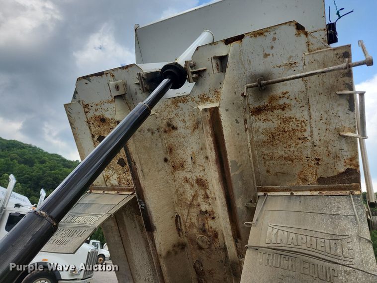 image for item OK9583 2003 Ford F650 Super Duty XL  dump truck