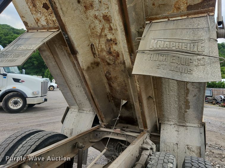 image for item OK9583 2003 Ford F650 Super Duty XL  dump truck