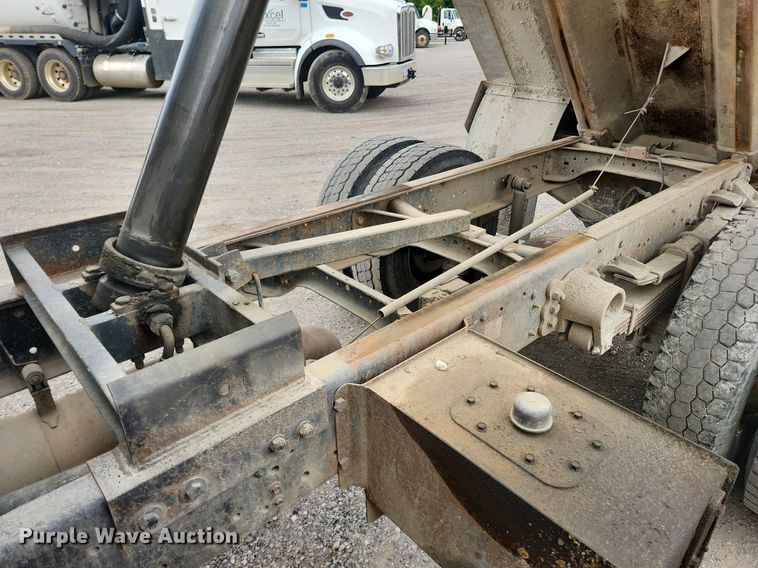 image for item OK9583 2003 Ford F650 Super Duty XL  dump truck