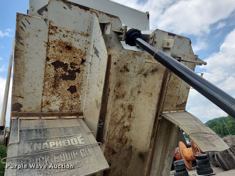 image for item OK9583 2003 Ford F650 Super Duty XL  dump truck