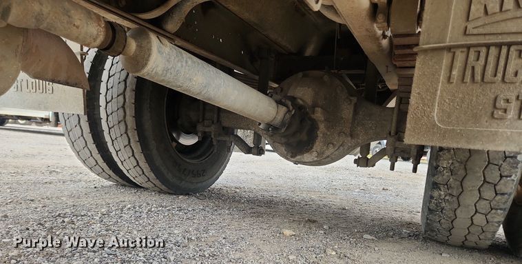 image for item OK9583 2003 Ford F650 Super Duty XL  dump truck