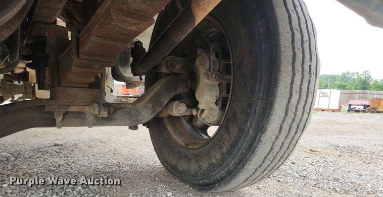 image for item OK9583 2003 Ford F650 Super Duty XL  dump truck