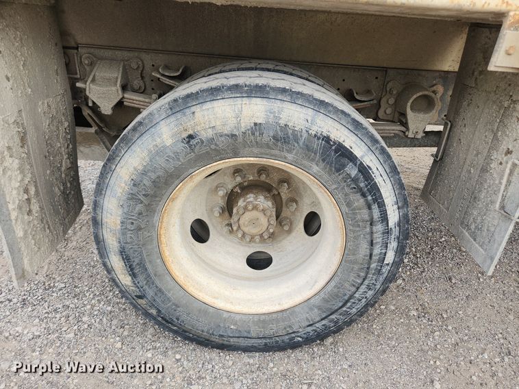 image for item OK9583 2003 Ford F650 Super Duty XL  dump truck