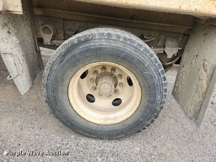 image for item OK9583 2003 Ford F650 Super Duty XL  dump truck