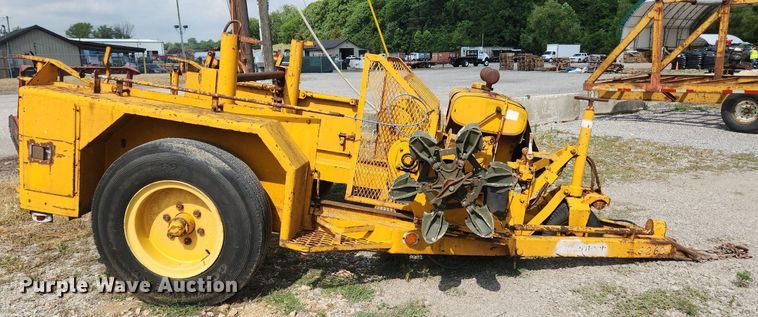 image for item OK9587 1970 Hogg H135BEPBW84  reel trailer