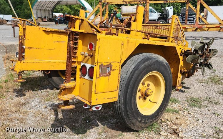 image for item OK9587 1970 Hogg H135BEPBW84  reel trailer