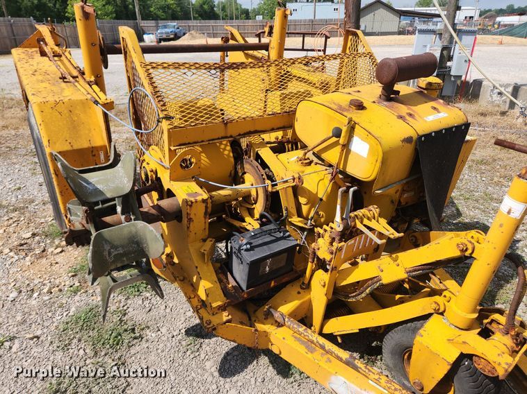 image for item OK9587 1970 Hogg H135BEPBW84  reel trailer