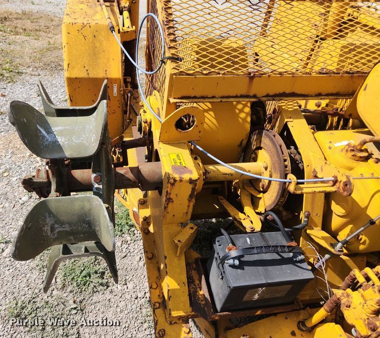 image for item OK9587 1970 Hogg H135BEPBW84  reel trailer