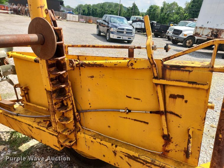 image for item OK9587 1970 Hogg H135BEPBW84  reel trailer