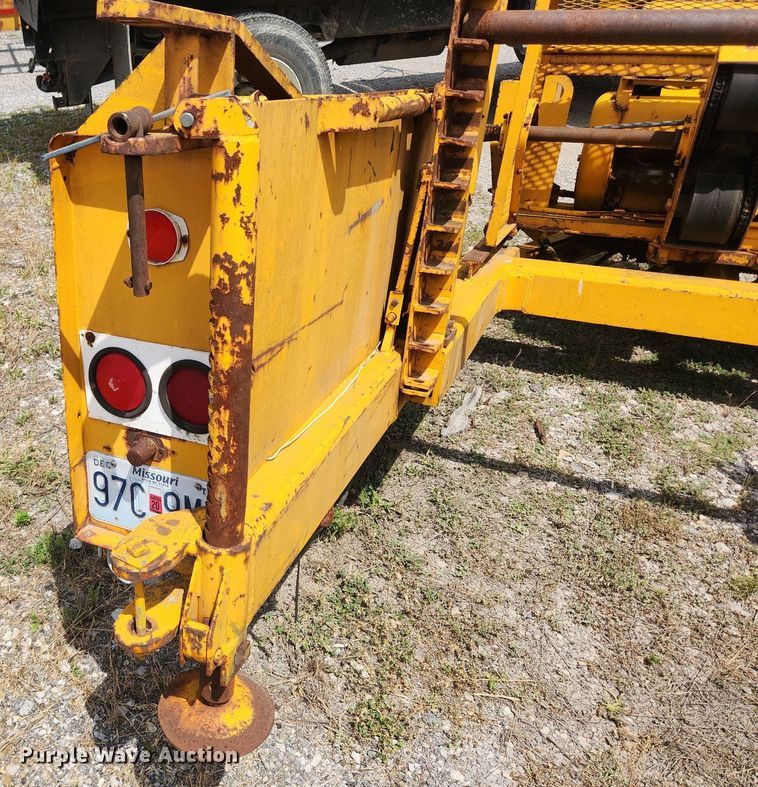 image for item OK9587 1970 Hogg H135BEPBW84  reel trailer