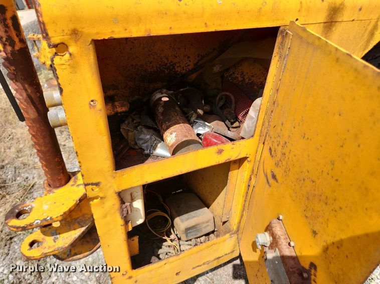 image for item OK9587 1970 Hogg H135BEPBW84  reel trailer