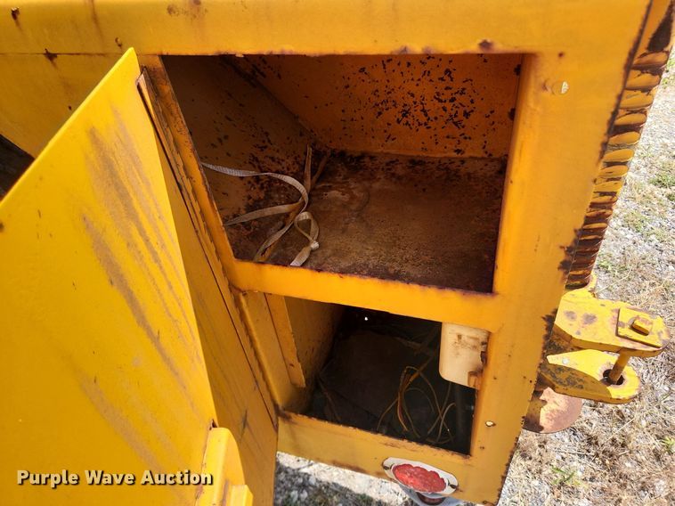 image for item OK9587 1970 Hogg H135BEPBW84  reel trailer