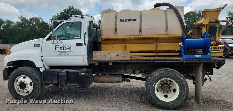 image for item OK9588 1999 GMC C7500  flatbed truck