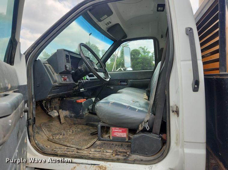 image for item OK9588 1999 GMC C7500  flatbed truck