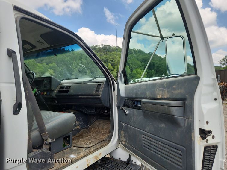 image for item OK9588 1999 GMC C7500  flatbed truck