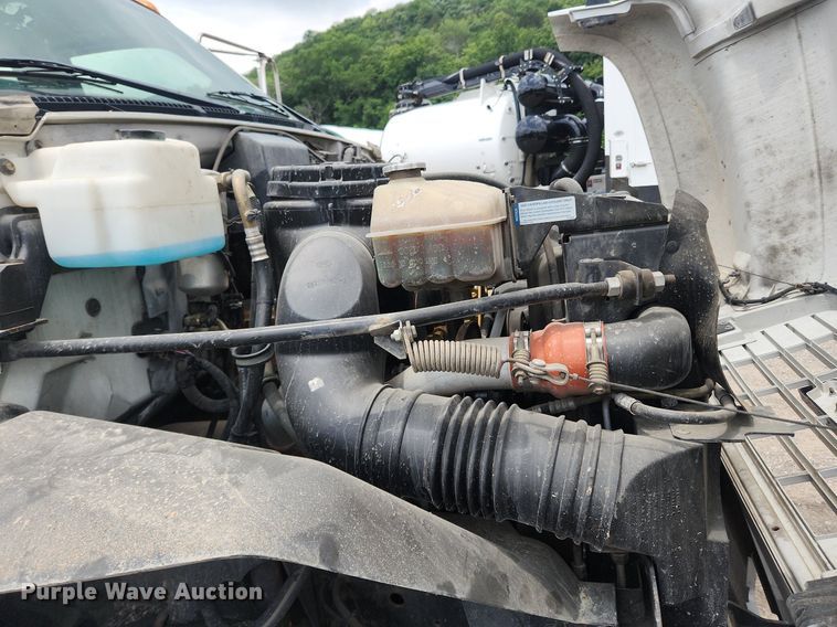 image for item OK9588 1999 GMC C7500  flatbed truck