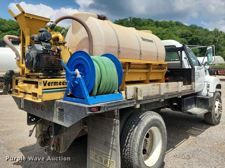 image for item OK9588 1999 GMC C7500  flatbed truck