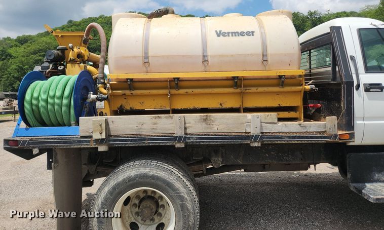 image for item OK9588 1999 GMC C7500  flatbed truck